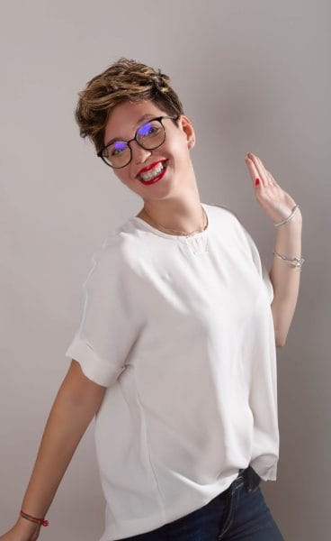 Tunsoare scurtă texturată modernă realizată de Thomas hairstylist